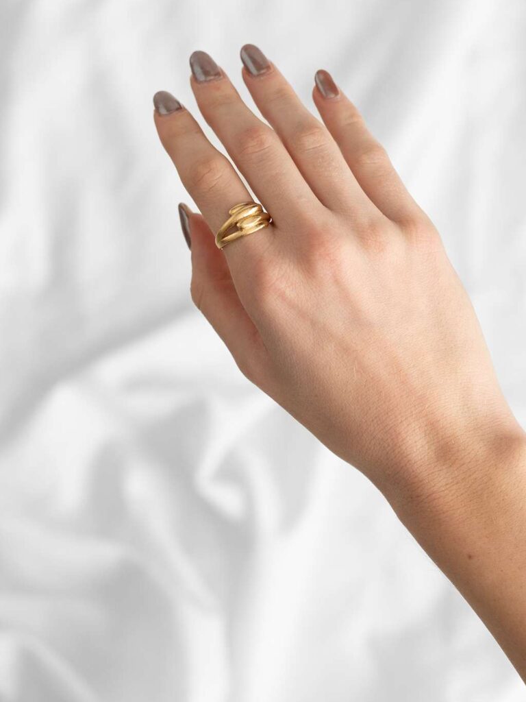 Crossed Ring